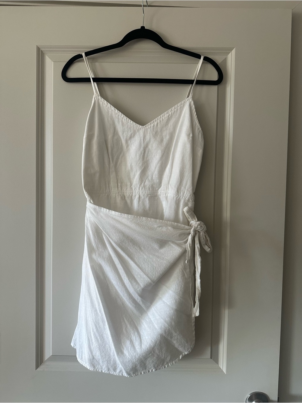 Abercrombie & Fitch White Spaghetti Strap Wrap-Style Mini Dress Size S